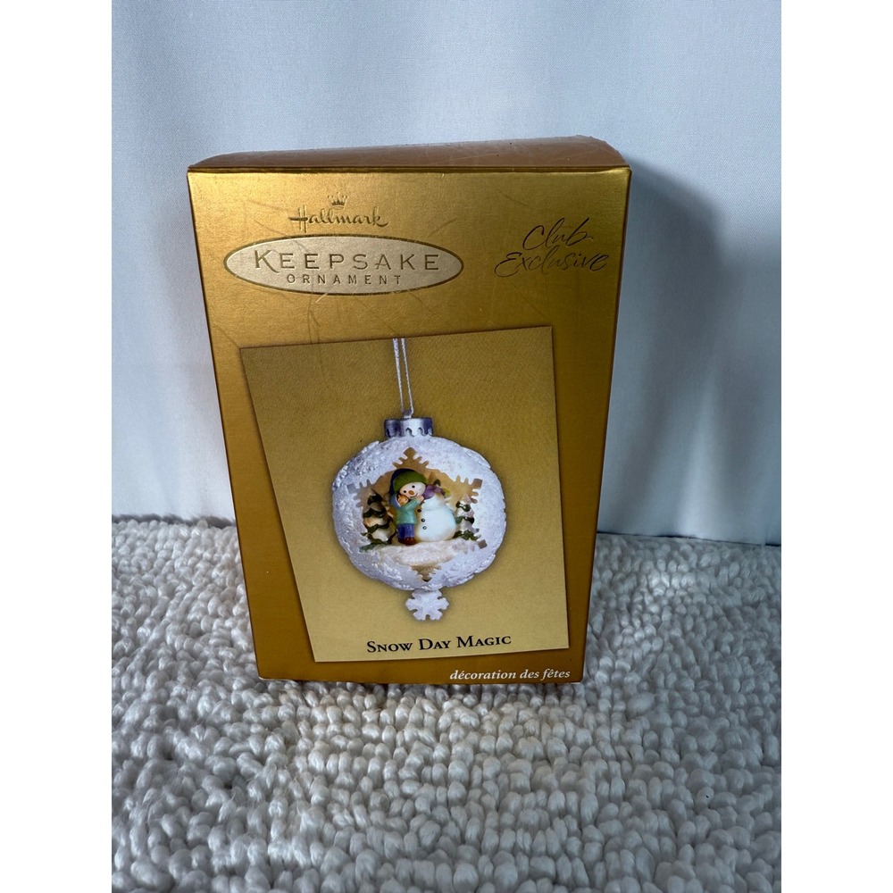 Hallmark Keepsake Ornament Snow Day Magic Club Exclusive with Box 2005‎